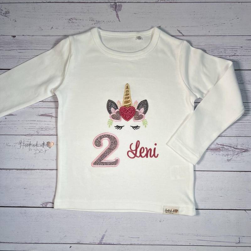 Geburtstagsshirt Mit Glitzer-Einhorn Und Geburtstagszahl I Shirt Namen Bestickt Mädchen Glitzershirt Personalisiert von HandmadelovebyTanja
