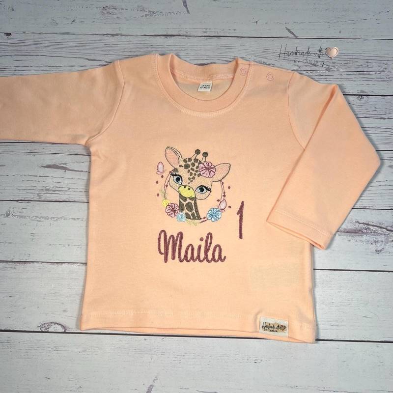 Geburtstagsshirt Mit Motiv Giraffe Und Wunschnamen I Personalisiertes Shirt Zum Geburtstag Mädchen Geschenkidee Geburtstagskind von HandmadelovebyTanja