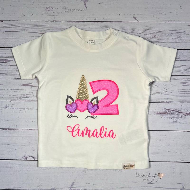 Personalisiertes Geburtstagsshirt Mit Einhorn & Namen Bestickt I Glitzer T-Shirt Zum Geburtstag Zahlenshirt Wunschnamen von HandmadelovebyTanja