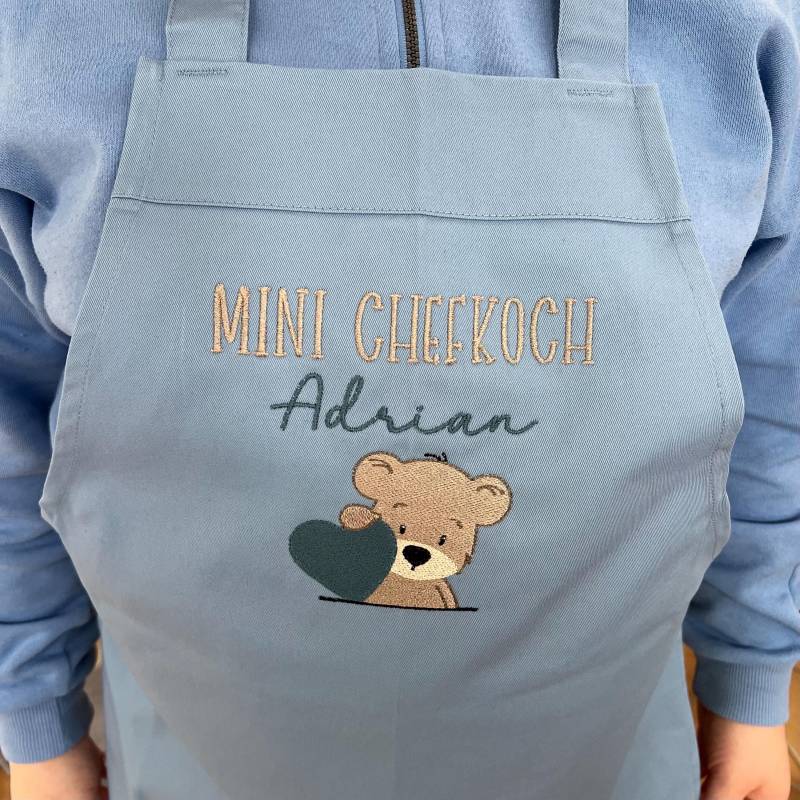 Kinder Schürze Mit Motiv Und Namen Bestickt | Mini Chefkoch Chefköchin Kochschürze Personalisiert I Backschürze Für Mädchen Junge Kinder Schürze Mit Motiv Und Namen Bestickt | Mini Chefkoch Chefköchin Kochschürze Personalisiert I Backschürze Für Mädchen Junge von HandmadelovebyTanja