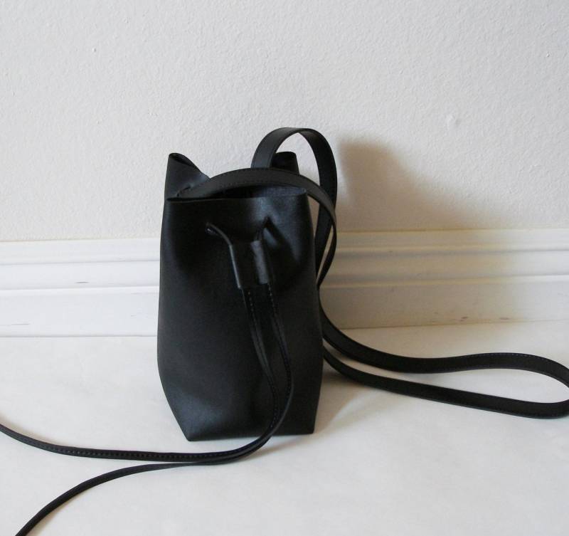 Mini Beuteltasche Aus Veganem Leder Mini Beuteltasche Aus Veganem Leder von Handmadeso