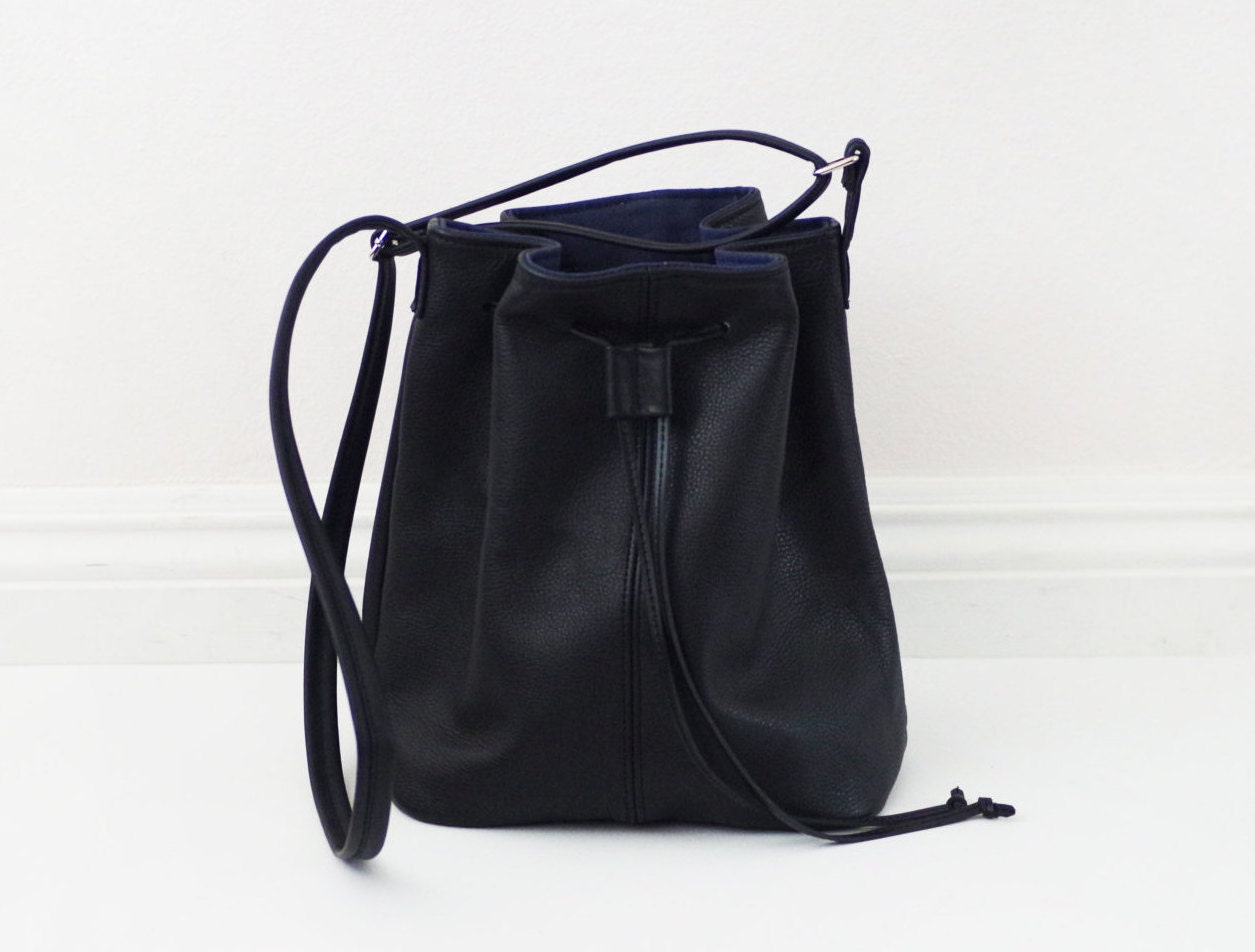 Schwarze, Weiche Leder Beuteltasche Mit Versteller Schwarze, Weiche Leder Beuteltasche Mit Versteller von Handmadeso