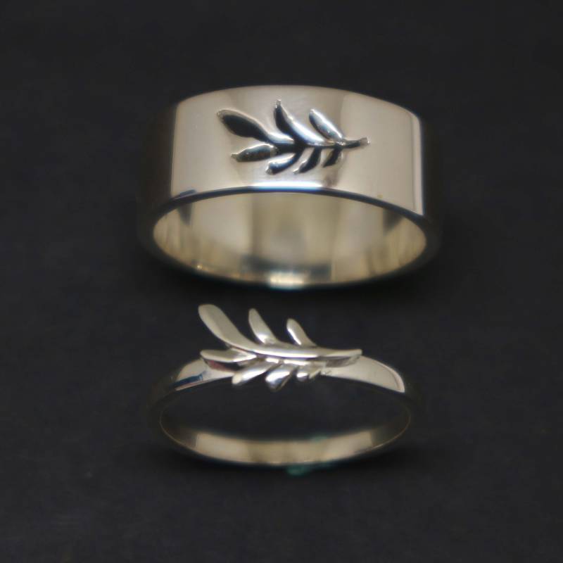 Blattzweig Passender Versprechensring Für Paare - Naturschmuck, Personalisierte Gravur Fertigen Sie Ihren Wertvollsten Moment in Einen Paarring von HandmadoJewelry
