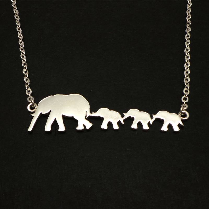 Personalisierte Mutter Und 3 Töchter Elefanten Halskette - Kleiner Elefant Charm Schmuck Anhänger, Kind Halskette, Mama Baby von HandmadoJewelry