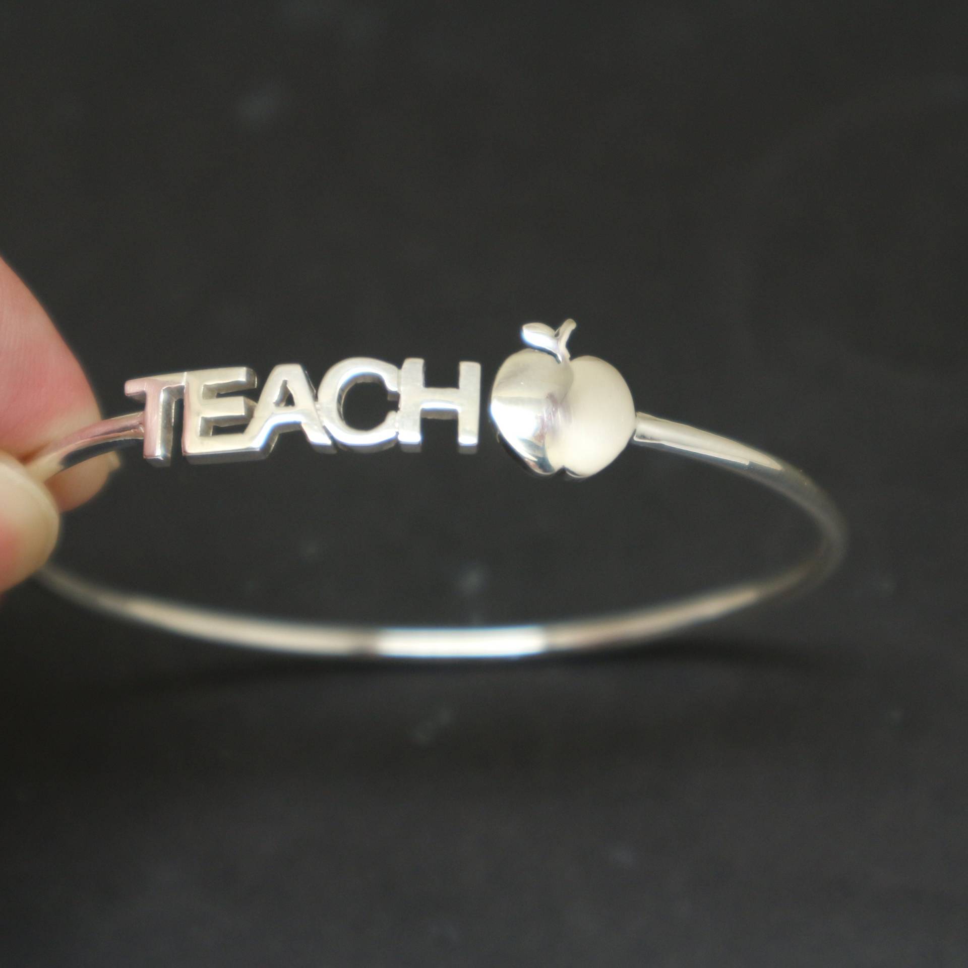 Personalisierte Teach Apple Armband-Armband - Anerkennung Des Lehrers Oder Ruhestand Geschenke, Back To School-Ideen Personalisierte Teach Apple Armband-Armband - Anerkennung Des Lehrers Oder Ruhestand Geschenke, Back To School-Ideen von HandmadoJewelry