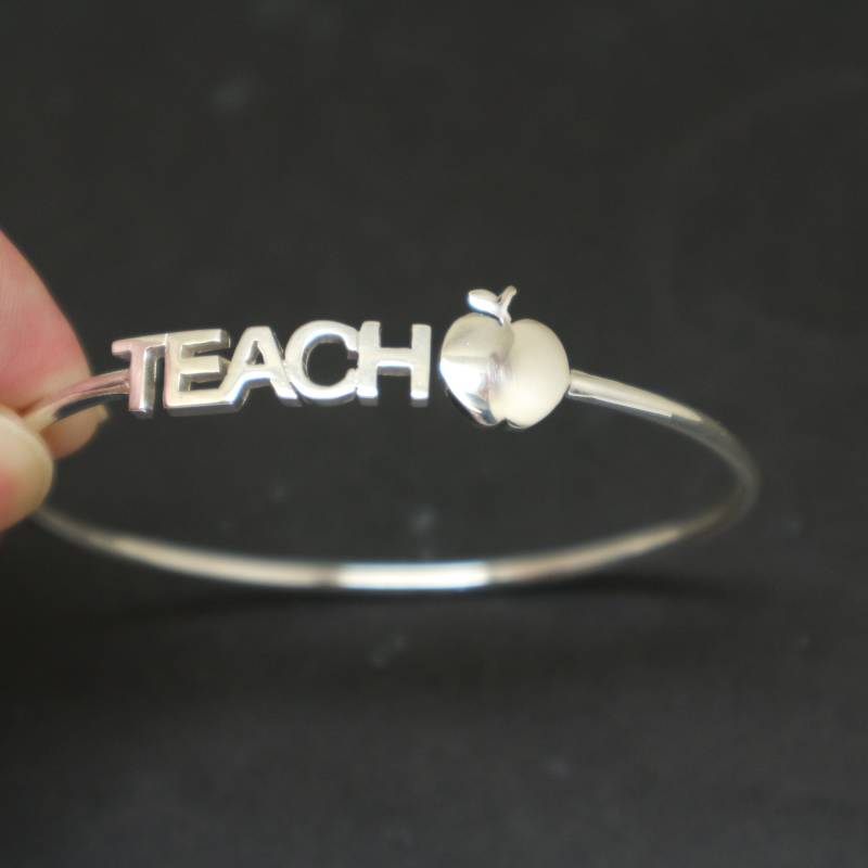 Personalisierte Teach Apple Armband-Armband - Anerkennung Des Lehrers Oder Ruhestand Geschenke, Back To School-Ideen von HandmadoJewelry