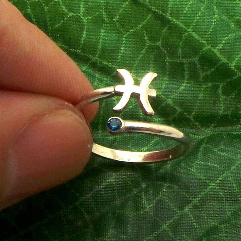 Silber Pisces Ring - Sternzeichen Astrologie Horoskop Geschenk Für Frauen von HandmadoJewelry