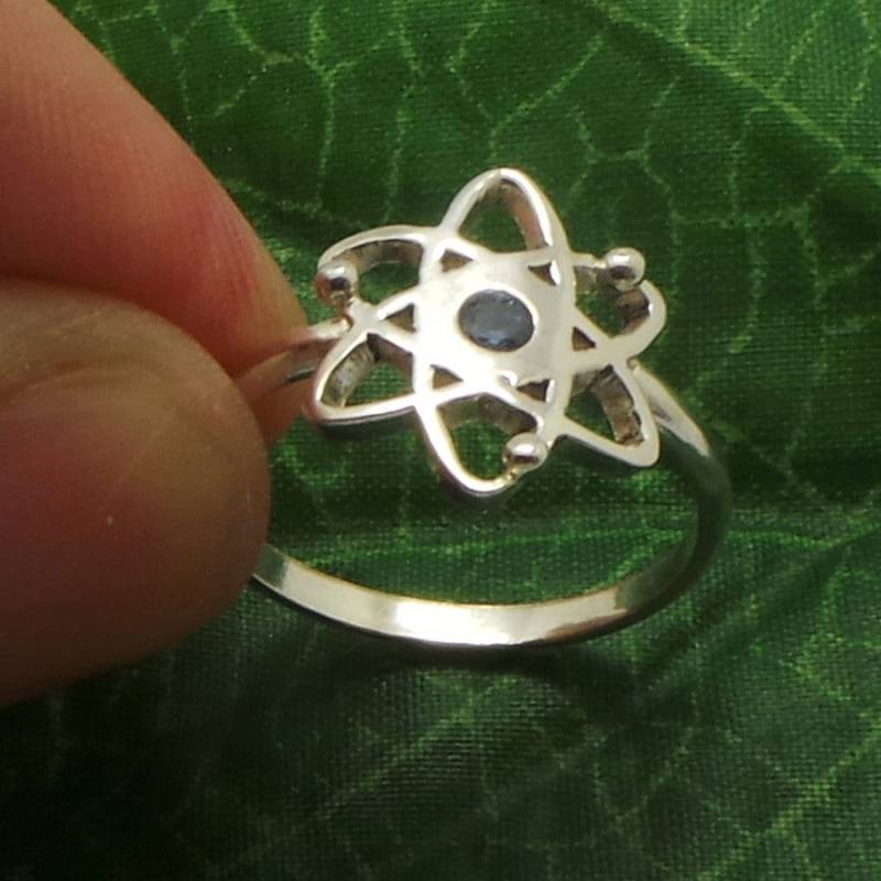 Silber Wissenschaft Symbol Ring - Atom Eletron Nuklear Sci Fi Physik von HandmadoJewelry