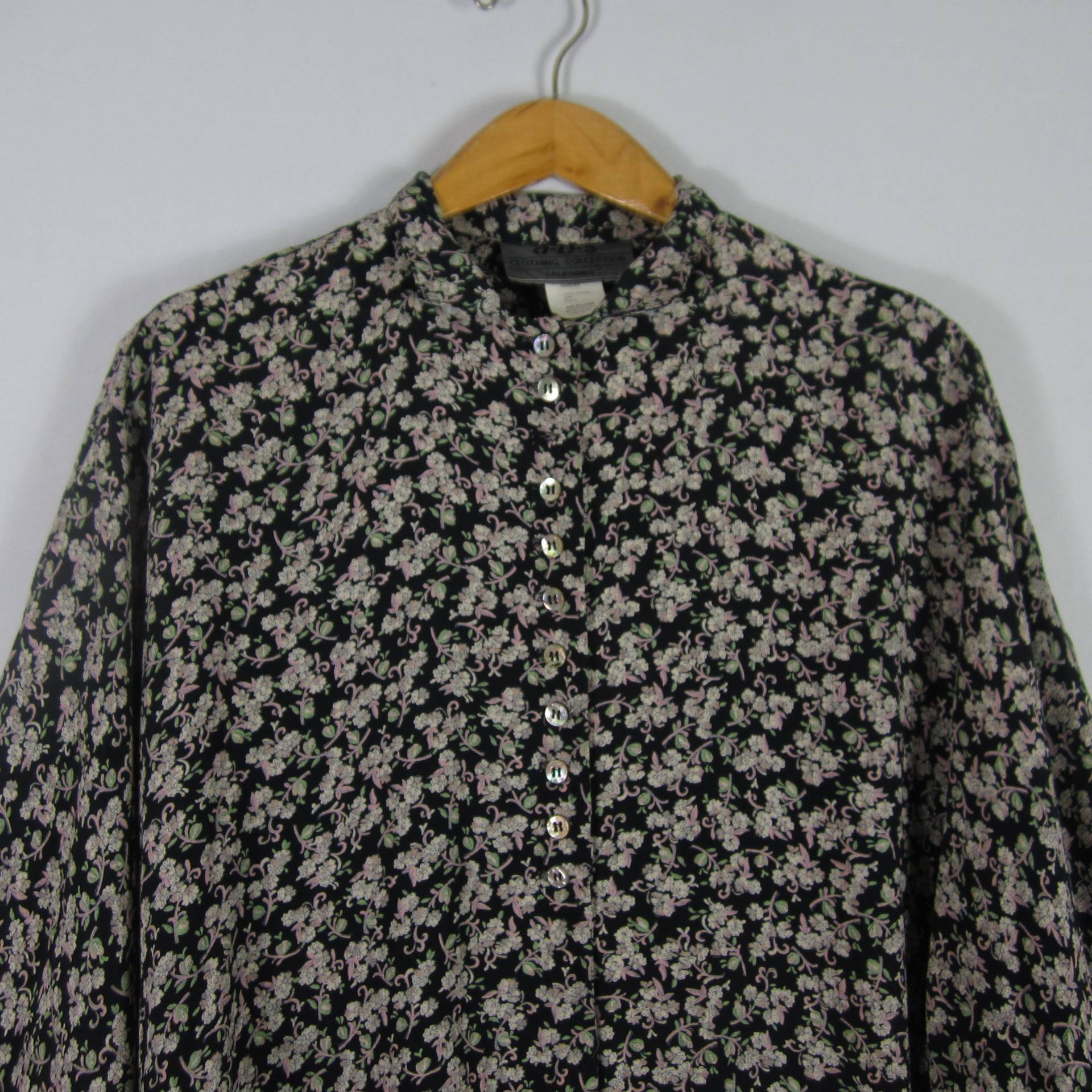 Vintage A P S Clothing Collection California Damen Medium Floral Lang Fledermaus Ärmel Shirt Bluse Cottagecore Made in Usa Schwarz Lavendel M von HandsOfYore