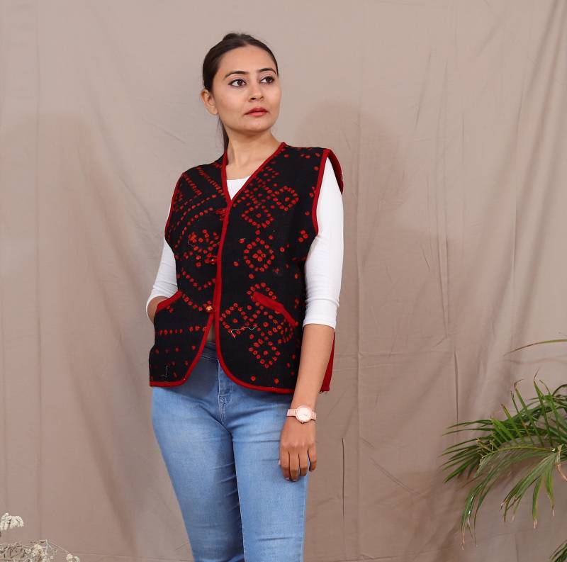 Kurze Ausführungsjacke Für Frauen | Hergestellt Aus Reiner Handgewebter Deshi-Wolle Von Kutch India Winter Jacke Braun Und Rot| Auf Bestellung von Handsofkutch