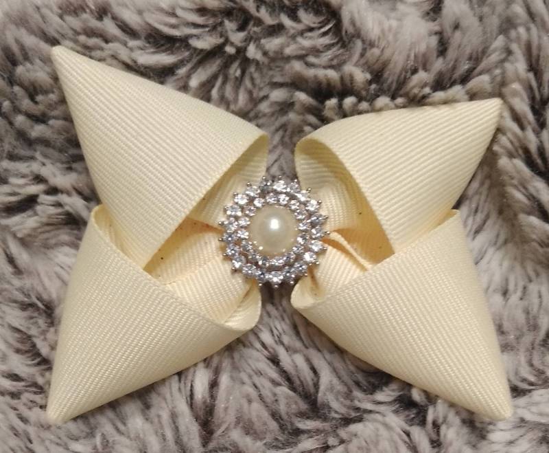 Creme Farbe Spitze Schleife Mit Besonderen Finden von HandstoAdorn