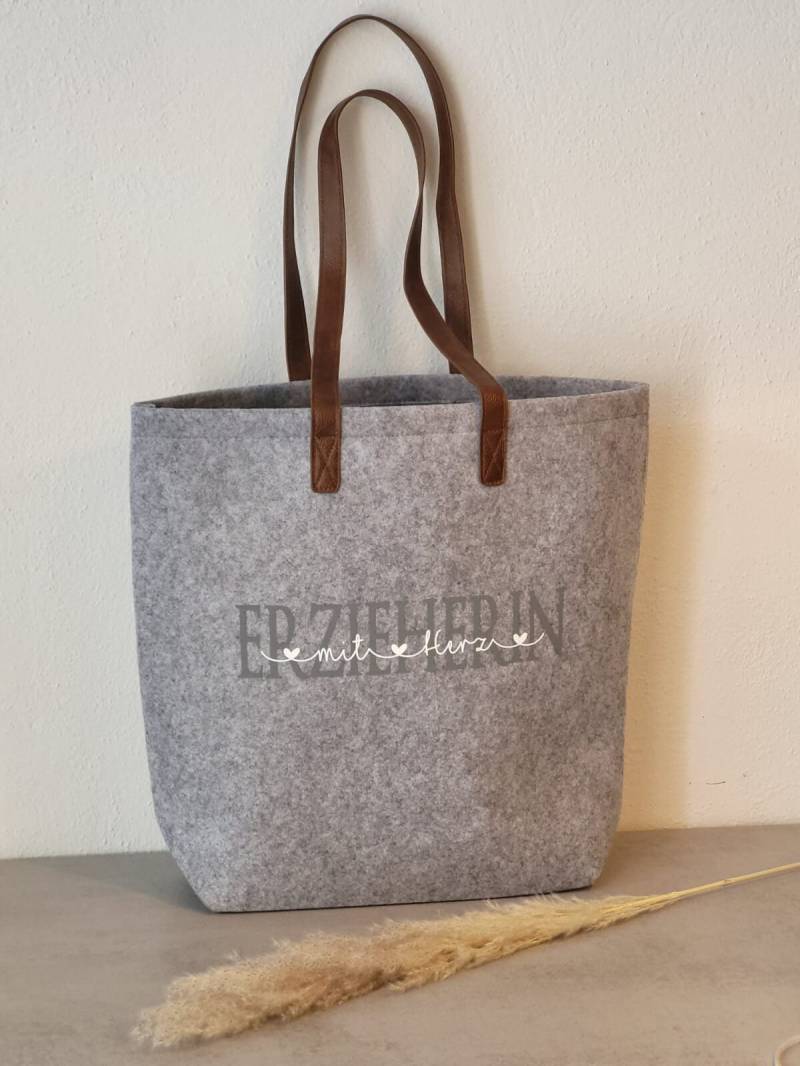 Filztasche | Filzshopper Erzieherin Mit Herz Lehrerin| Bedruckt Wunschtext von HandundFadenShop