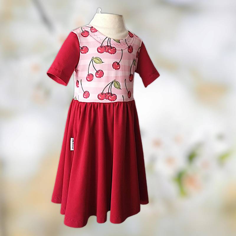 Kleid Sommerkleid Mädchen 116 Mit Roten Kirschen Drehkleid Aus Baumwolljersey Gots Mädchenkleidung Handmade Unikat Kleid Sommerkleid Mädchen 116 Mit Roten Kirschen Drehkleid Aus Baumwolljersey Gots Mädchenkleidung Handmade Unikat von Handundherzgemachtes