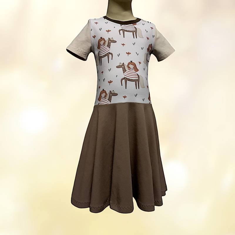 Kleid Sommerkleid Mädchen 122 Prinzessin Auf Dem Pferd in Creme Braun Drehkleid Aus Baumwolljersey Mädchenkleidung Handmade Unikat von Handundherzgemachtes