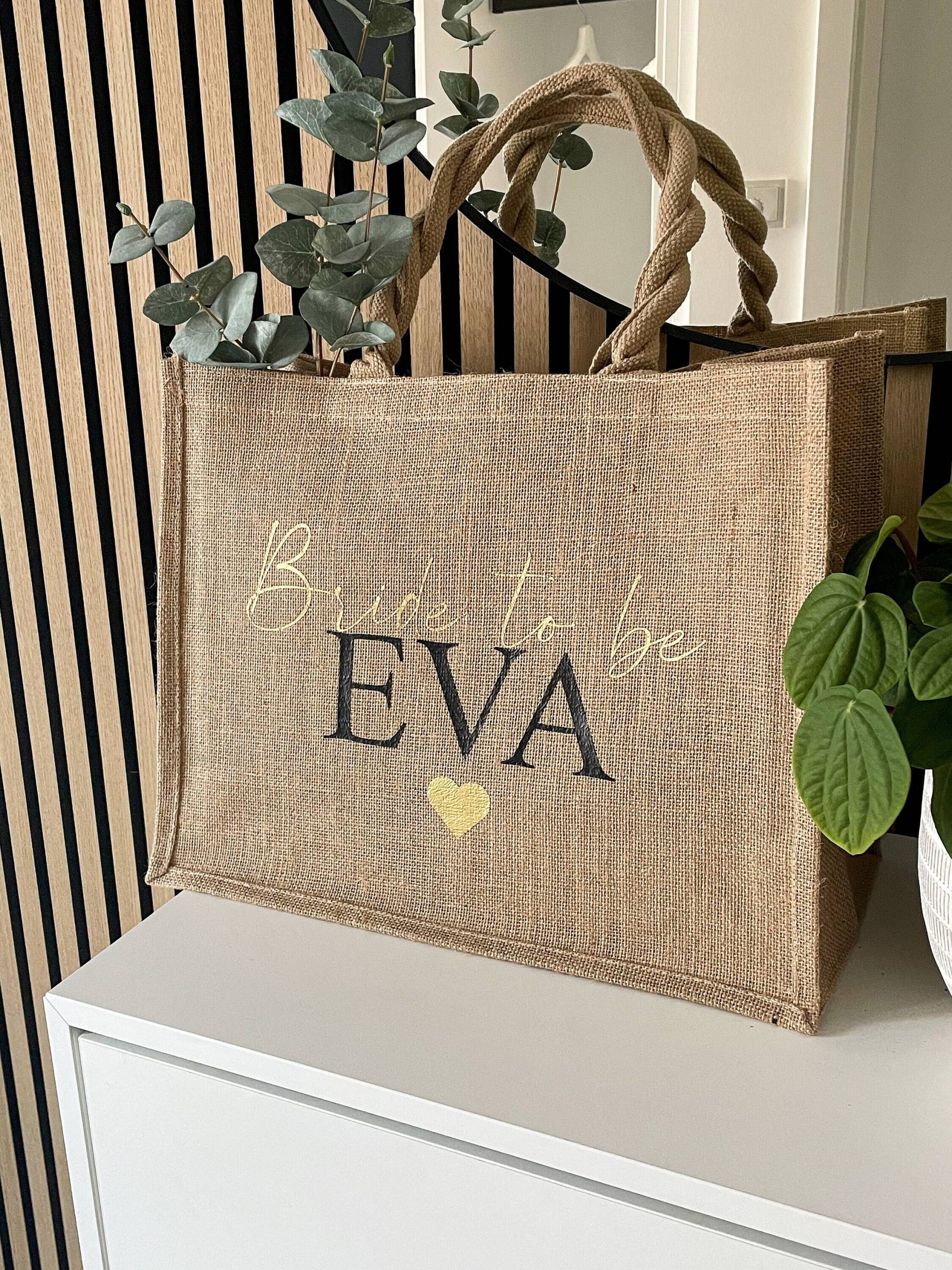 Jutetasche, Personalisierte Brauttasche, Einkaufstasche, Braut, Junggesellinenabschied, Tasche Mit Namen, Bride To Be, Brautgeschenk Jutetasche, Personalisierte Brauttasche, Einkaufstasche, Braut, Junggesellinenabschied, Tasche Mit Namen, Bride To Be, Brautgeschenk von HandwerkevonMarina