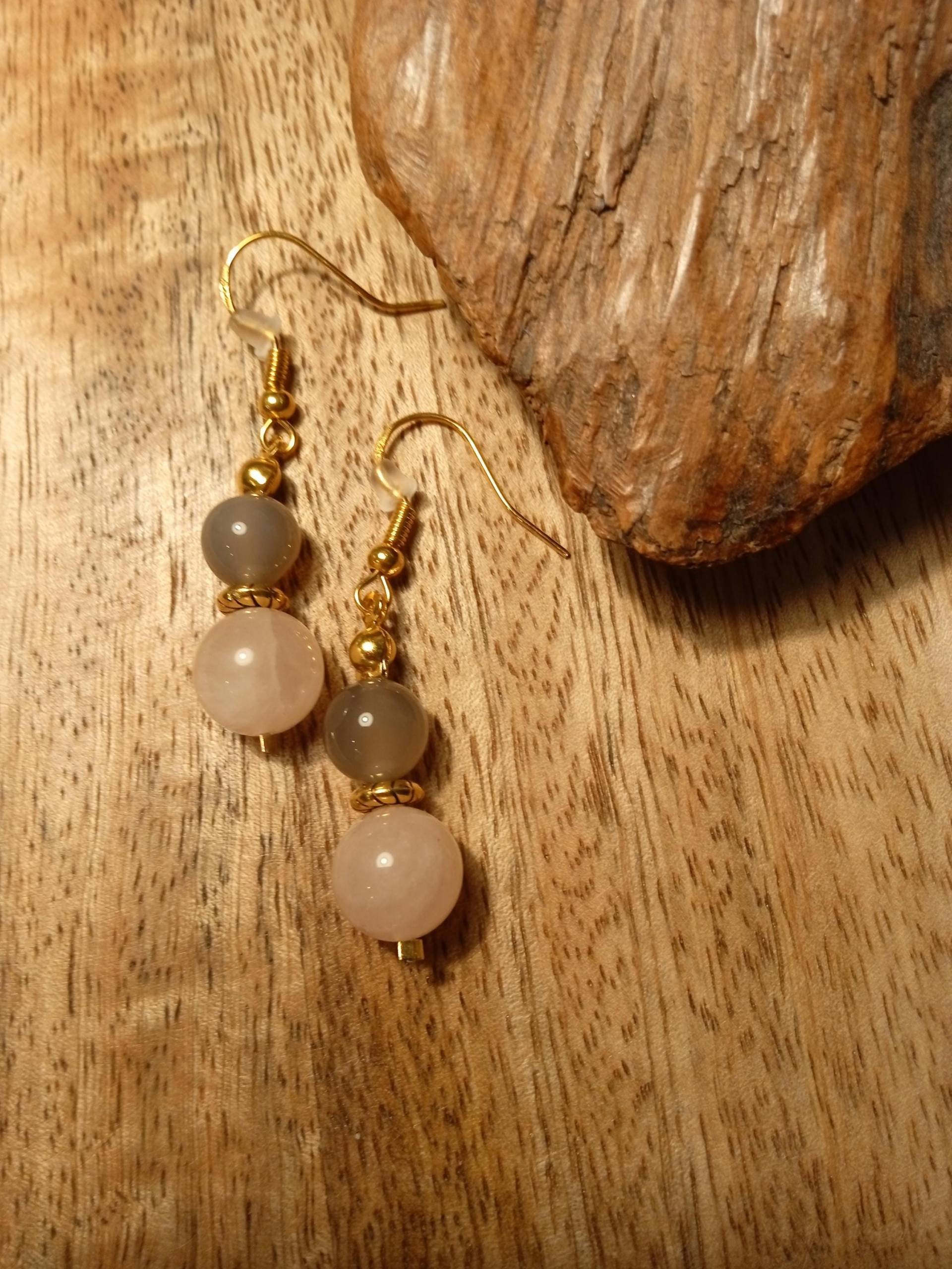 Hängeohrring Mit Rosenquarz Und Rauchquarz von HandwerksWolf