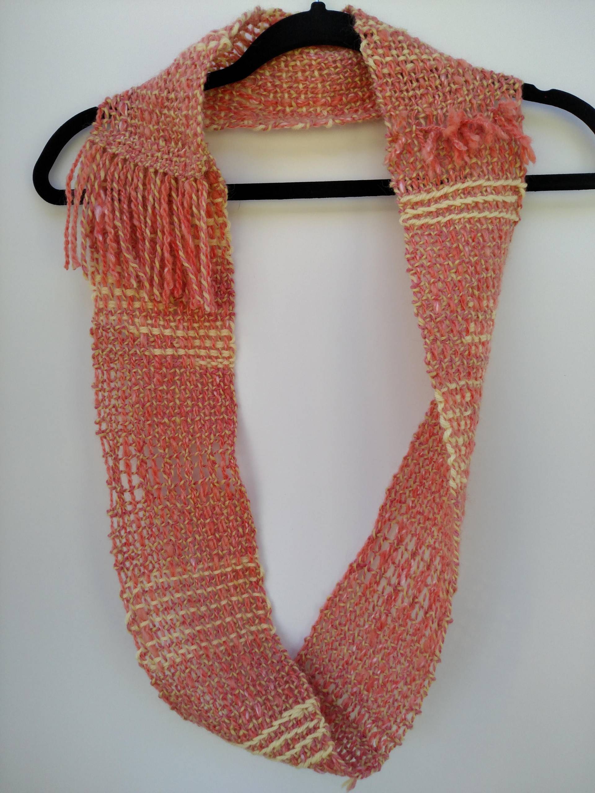 Coral Alpaca Cowl - Handgewebt Koralle/Gelb Leichtgewicht. #17C04 Coral Alpaca Cowl - Handgewebt Koralle/Gelb Leichtgewicht. #17C04 von HandwovenWonders
