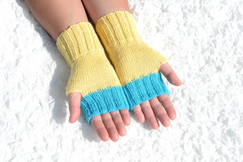 Gelbe Und Blaue Fingerlose Handschuhe, Handgestrickte Wollhandschuhe, Damen Armswärmer, Gestrickte Gelbe Wolle Zyan Handschuhe Gelbe Und Blaue Fingerlose Handschuhe, Handgestrickte Wollhandschuhe, Damen Armswärmer, Gestrickte Gelbe Wolle Zyan Handschuhe von HandyDuo