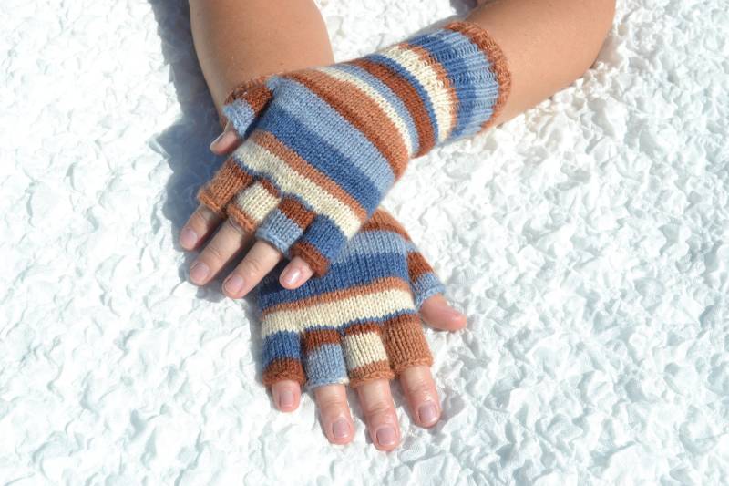 Gestreifte Halbe Fingerhandschuhe, Handgemachte Unisex Wolle & Acrylgarn Handschuhe, Offene Fingerhandschuhe Für Den Winter, Handgestrickte von HandyDuo