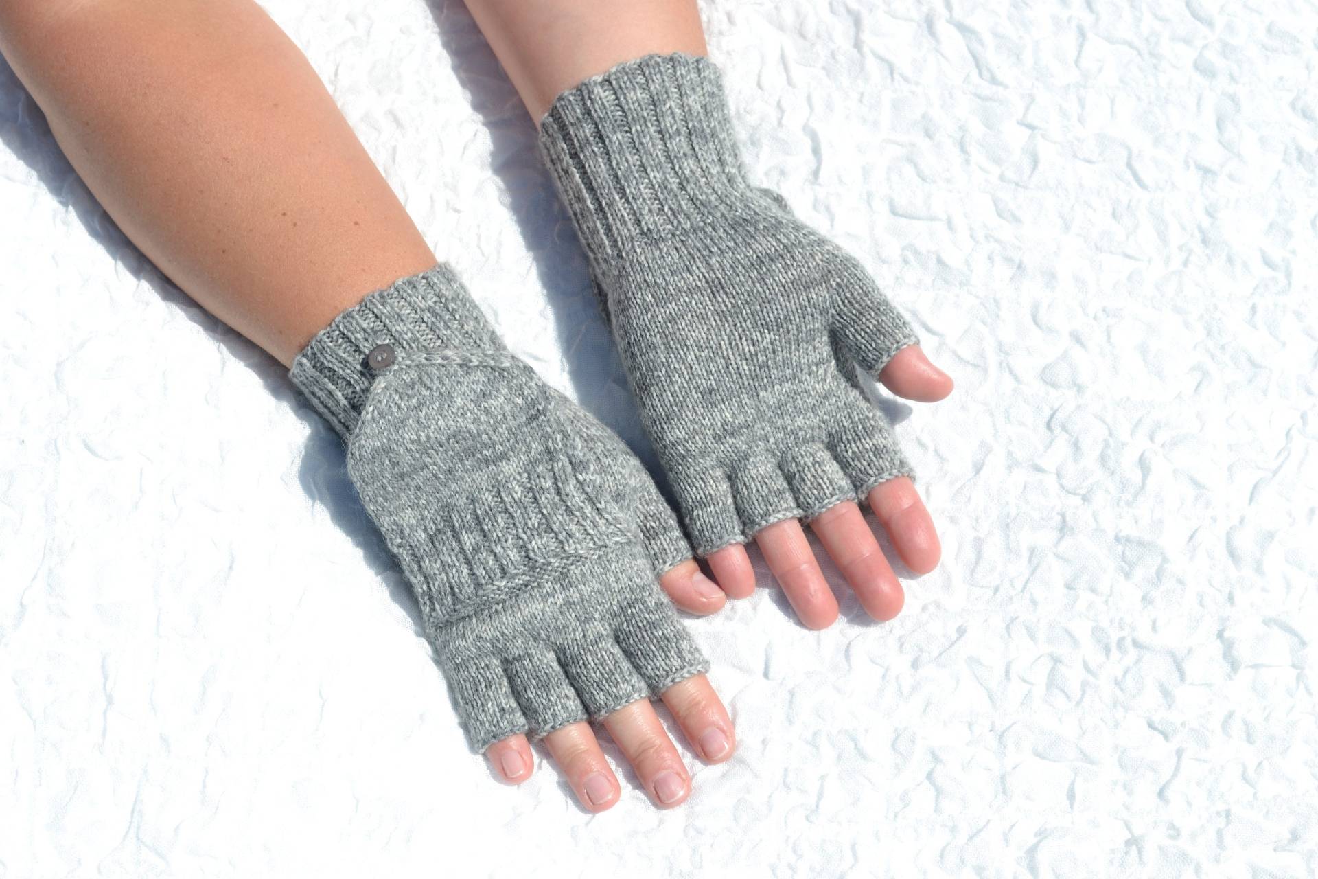 Graue Halbfingerhandschuhe, Handgestrickte Flip-Top-Fäustlinge Aus Wolle, Handgemachte Konvertierbare Handschuhe, Graue Glomitts Für Den Winter von HandyDuo