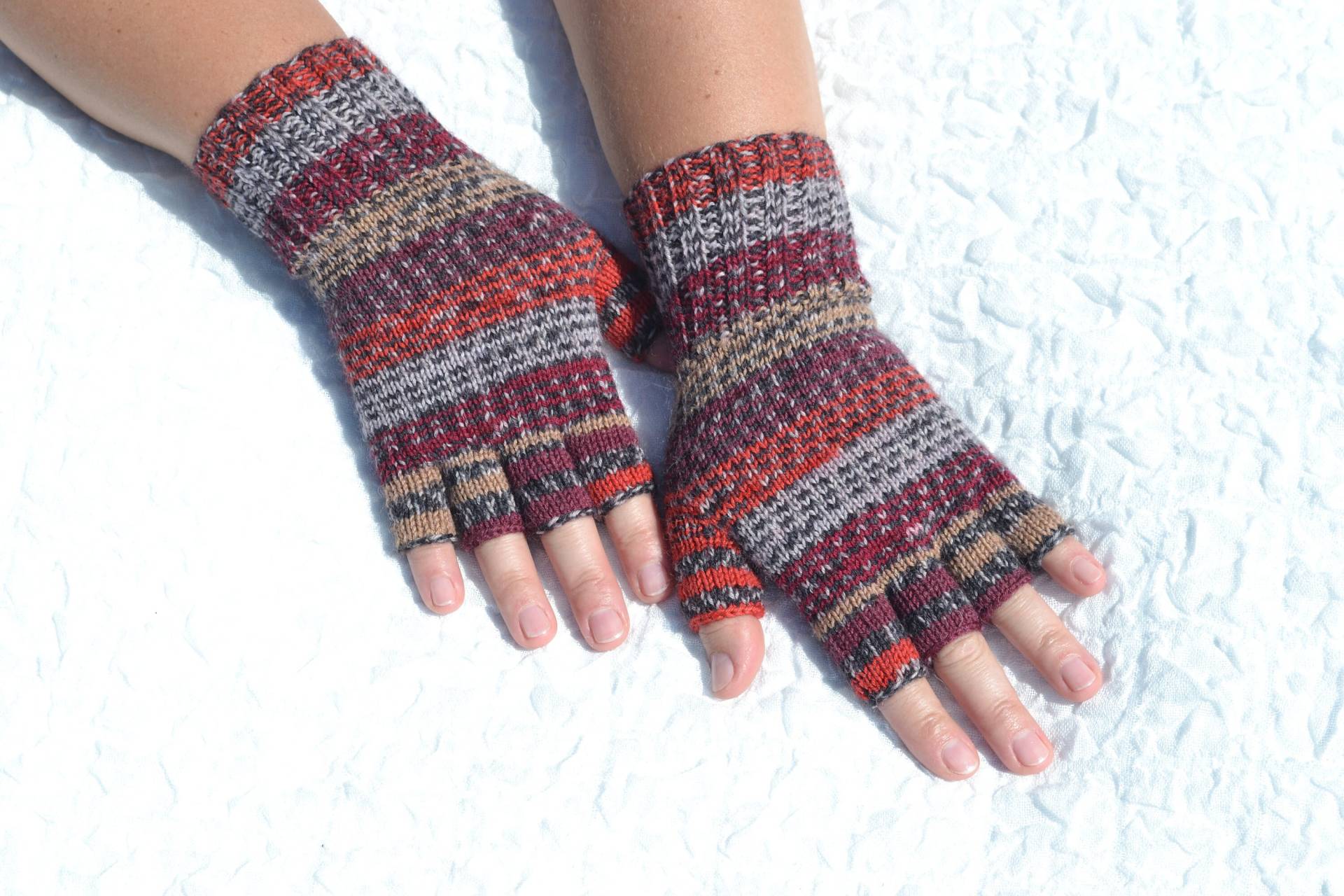 Handgemachte Halbfingerhandschuhe, Mehrfarbige Handschuhe Für Kalte Hände, Strickhandschuhe Aus Wolle Und Acryl, Spitzenlose Offene Handgemachte Halbfingerhandschuhe, Mehrfarbige Handschuhe Für Kalte Hände, Strickhandschuhe Aus Wolle Und Acryl, Spitzenlose Offene von HandyDuo