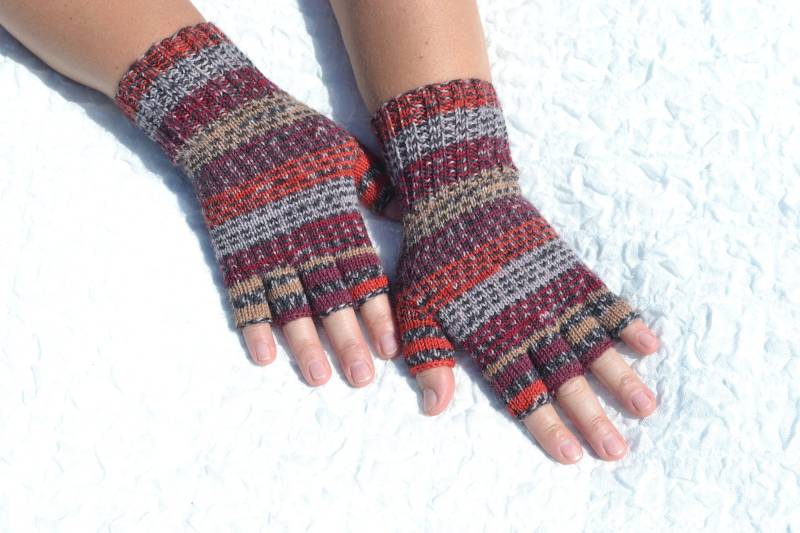 Handgemachte Halbfingerhandschuhe, Mehrfarbige Handschuhe Für Kalte Hände, Strickhandschuhe Aus Wolle Und Acryl, Spitzenlose Offene von HandyDuo