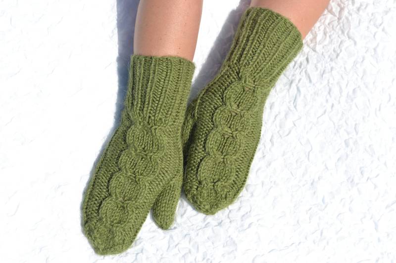 Handgestrickte Grüne Fäustlinge, Handgemachte Wolle Fäustling Handschuhe, Strick Damenhandschuhe, Armstulpen Für Damen, Warme Winterhandschuhe von HandyDuo