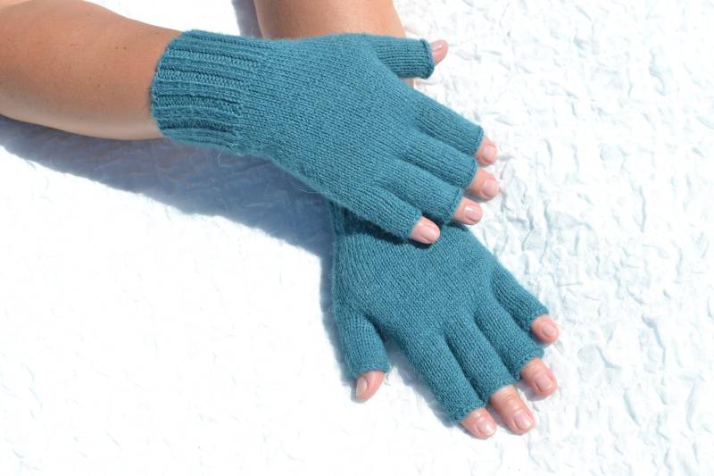 Meergrün Blaue Doppelfädige Handschuhe, Handgestrickte 100% Alpaka Handschuhe Für Kalte Hände, Winterhandschuhe Mit Halbem Finger in Mittlerer Größe von HandyDuo