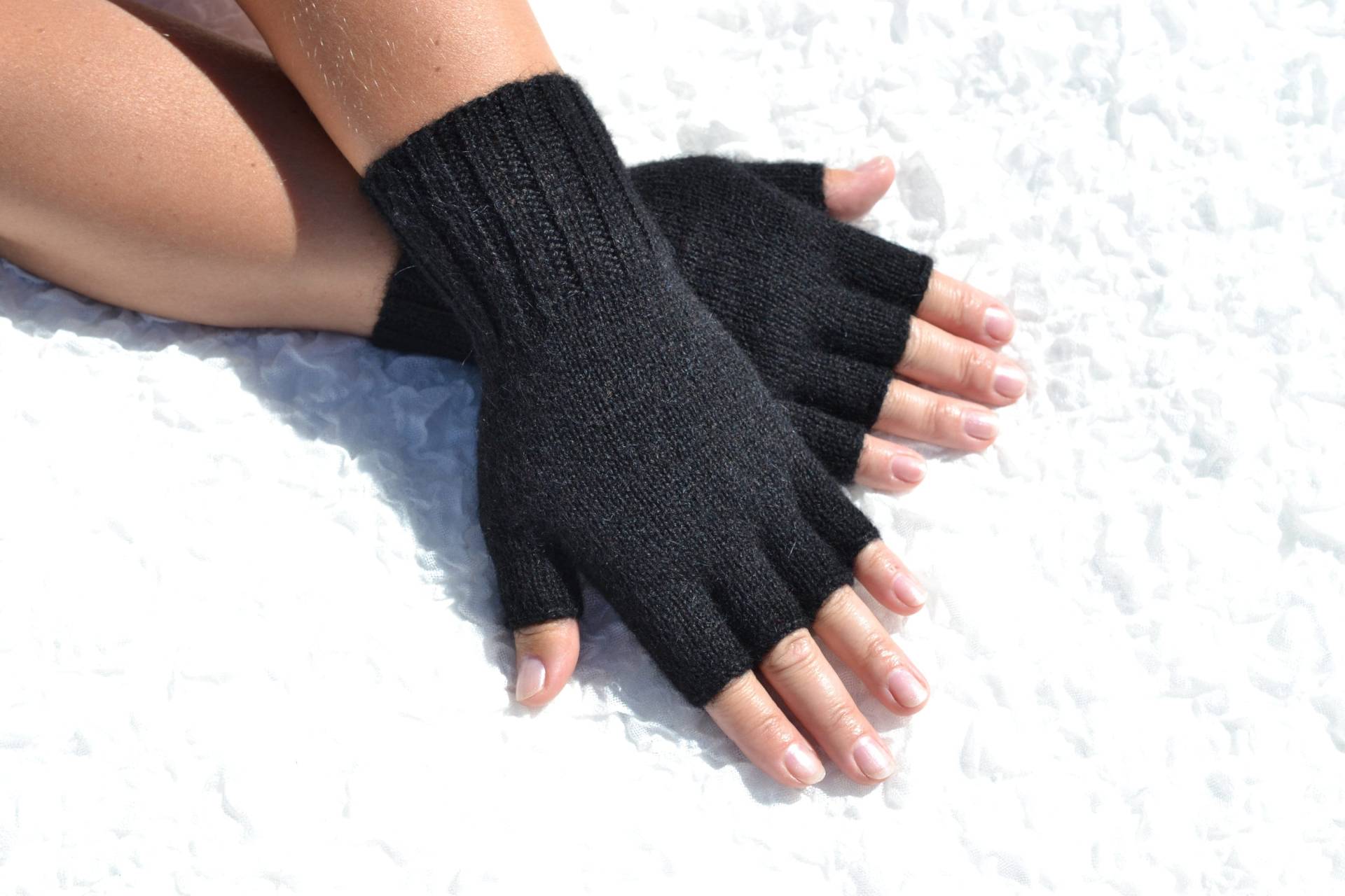 Schwarze Alpaka-Wolle Halbe Fingerhandschuhe, Handgestrickte Schwarze Alpaka-Handschuhe, Pulswärmer, Damenhandschuhe, Herrenhandschuhe von HandyDuo