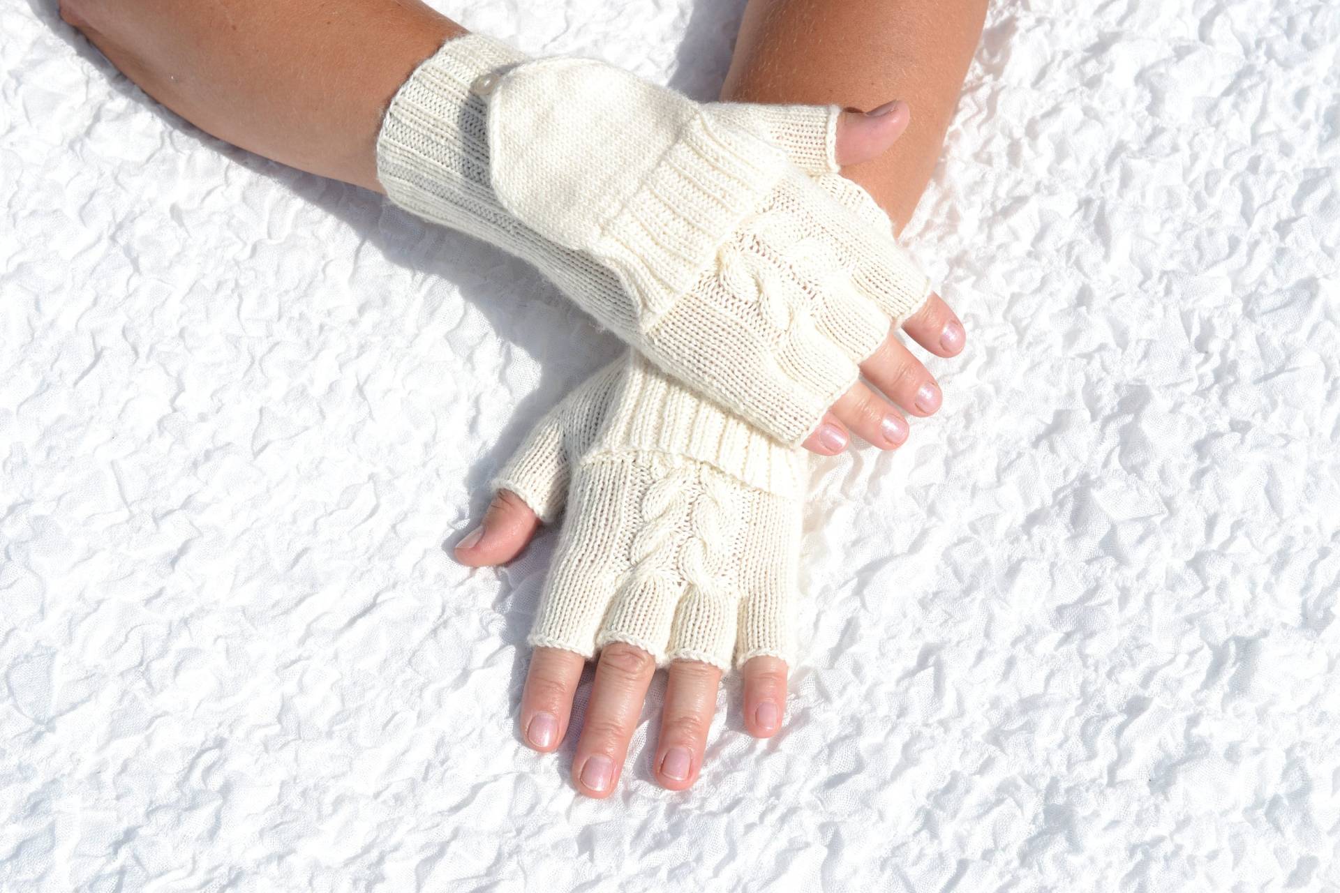 Wollweiße Merino Handschuhe, Handgestrickte Wollhandschuhe, Fausthandschuhe, Halbfingerhandschuhe, Wollfäustlinge, Merinowolle von HandyDuo