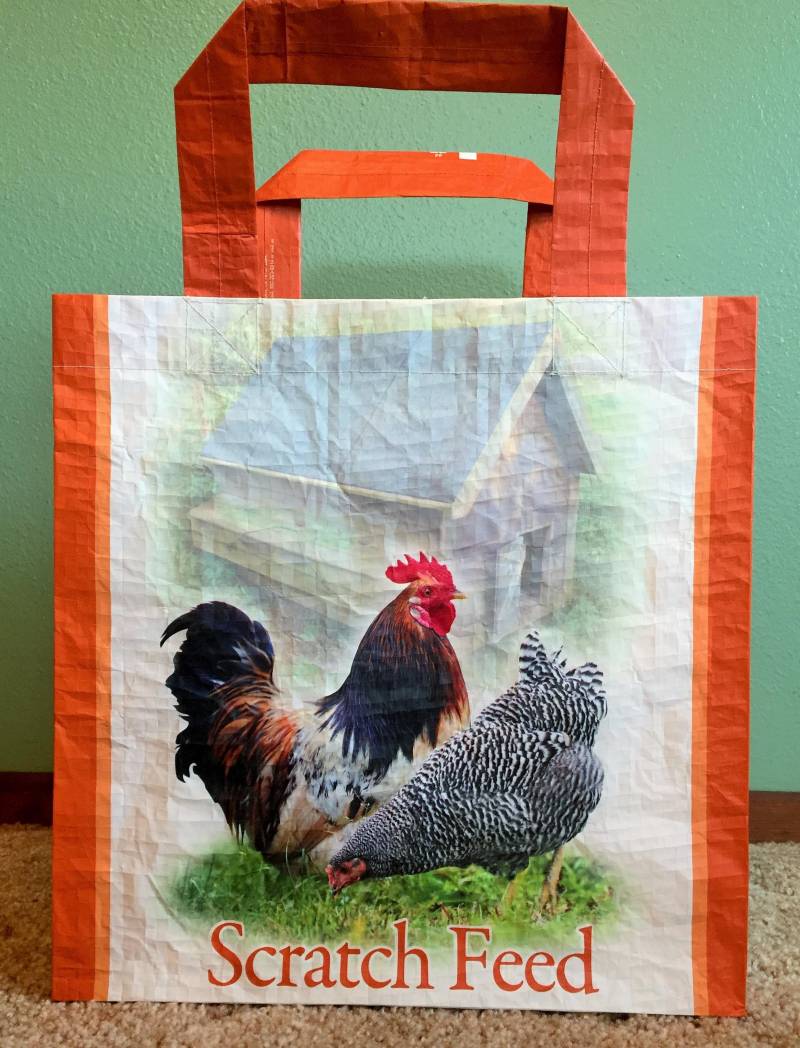 Recycelte Futtertasche Tote, Wiederverwendbare Einkaufstasche, Einkaufstasche Recycelte Hühner von HandyTotes