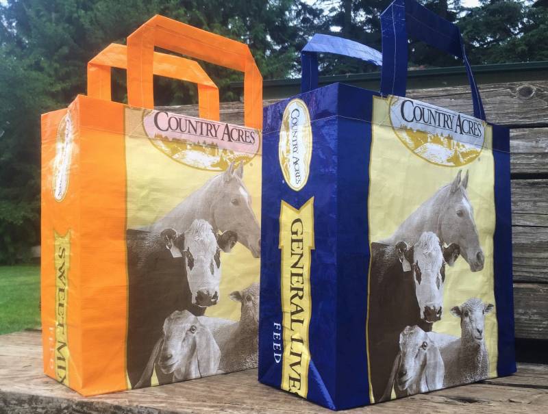 Recycled Feed Bag Tote, Wiederverwendbare Einkaufstasche, Upcycled Country Acres Recycled Feed Bag Tote, Wiederverwendbare Einkaufstasche, Upcycled Country Acres von HandyTotes