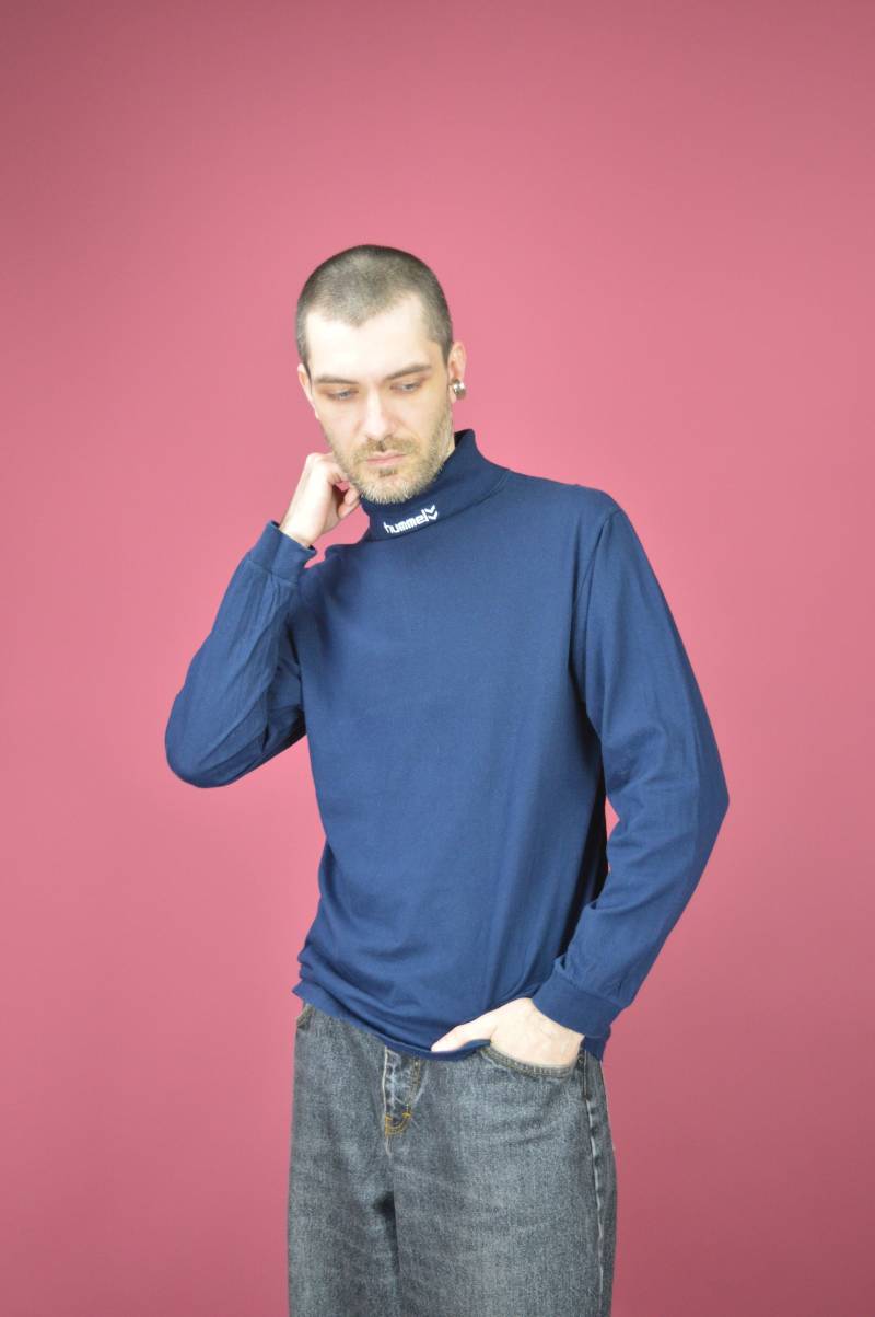 Vintage Blau Hummel Rollkragen Langarm T-Shirt {P103} Vintage Blau Hummel Rollkragen Langarm T-Shirt {P103} von HangerVintage