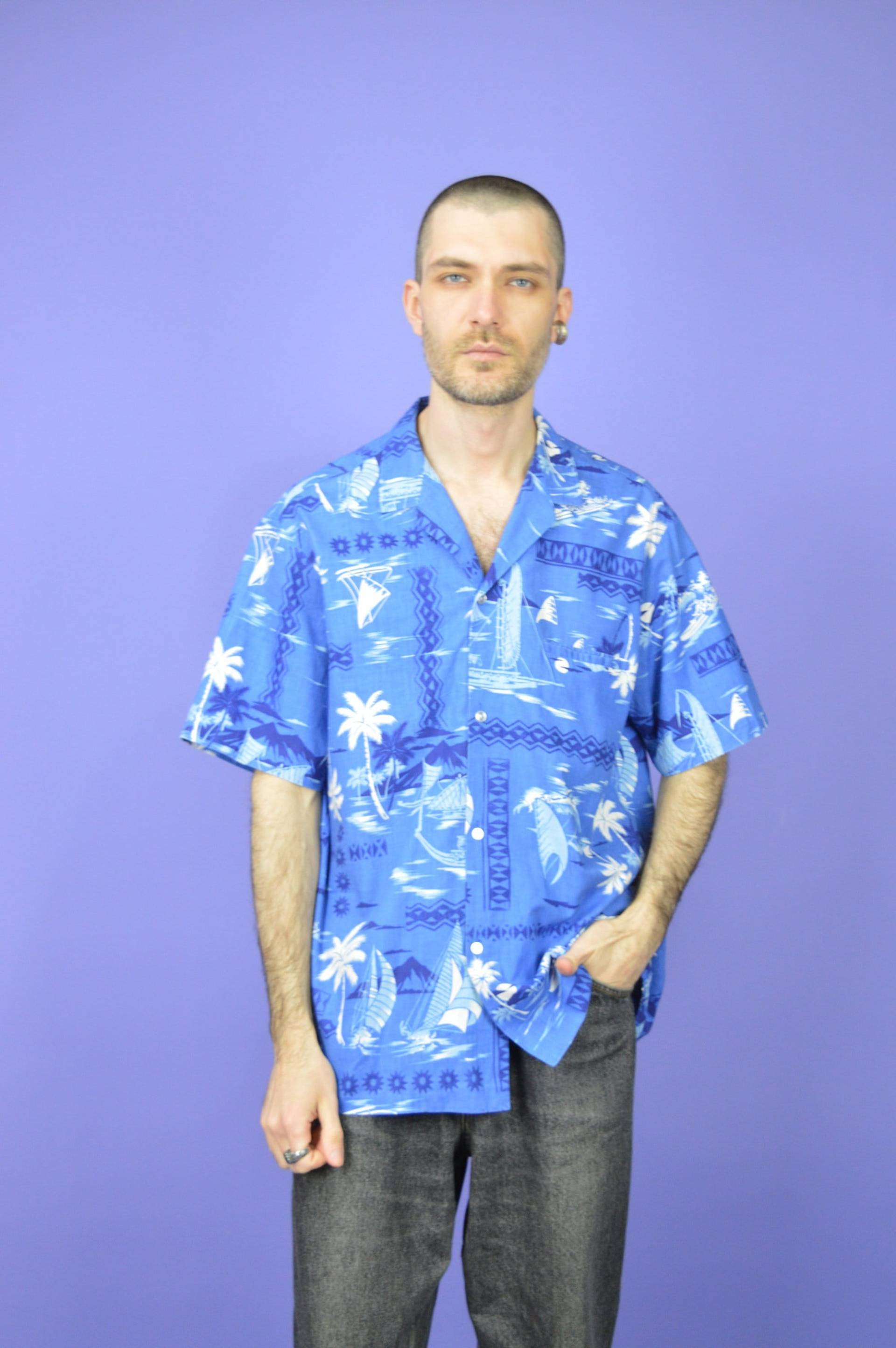 Vintage Blaues Hawaii Print Kurzarm Shirt {K373} Vintage Blaues Hawaii Print Kurzarm Shirt {K373} von HangerVintage