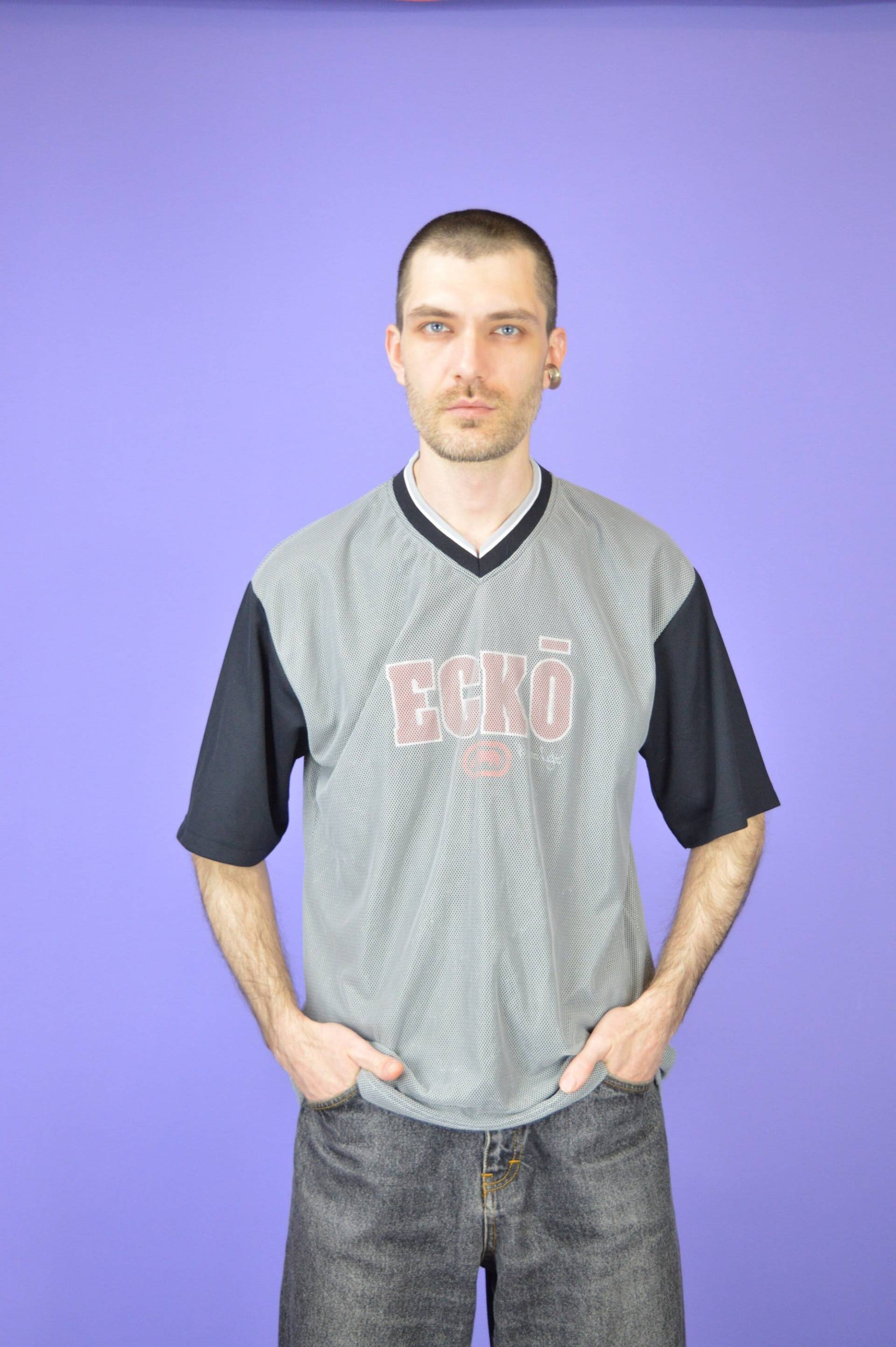 Vintage Zweifarbiges Sport-T-Shirt {T97} Vintage Zweifarbiges Sport-T-Shirt {T97} von HangerVintage