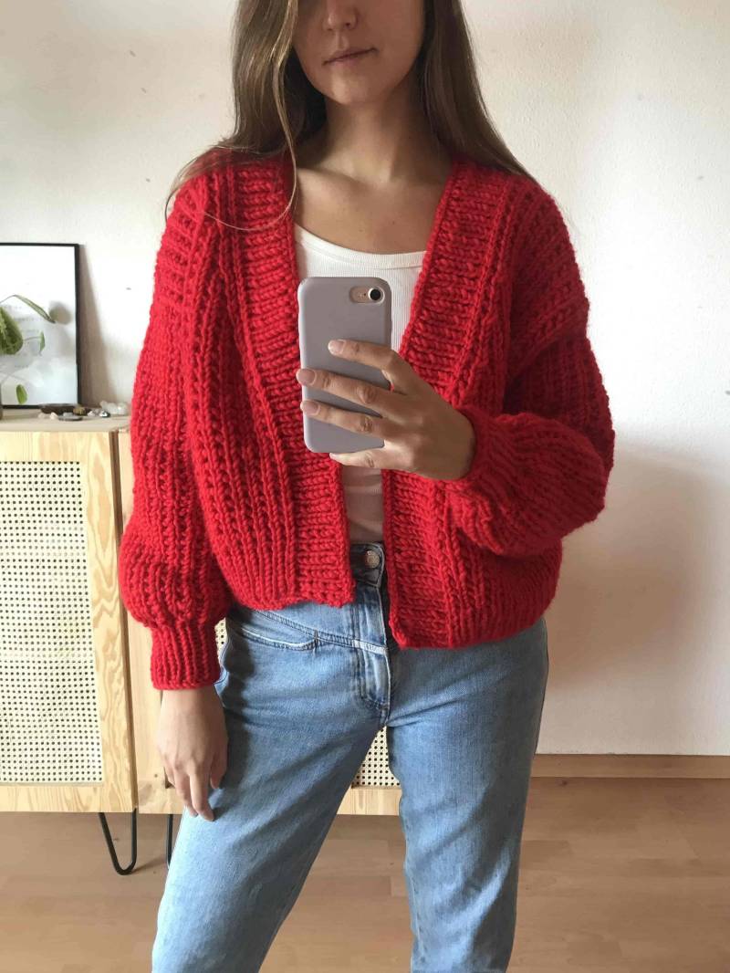 Grobstrick Cardigan Aus 100% Wolle, Handgestrickt - Love Red von Hanishken