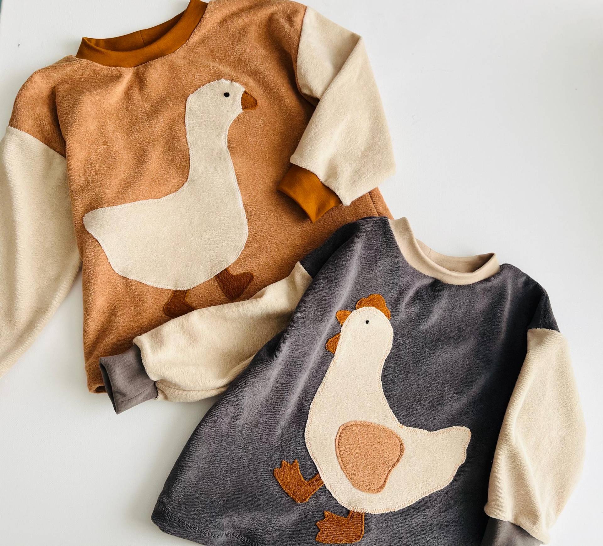 Oversize Kinderpullover Mit Gans Oder Huhn - Handgemacht Tiermotiv Sweatshirt Bambus Frottee Geschenk Für Kinder Frühling /Outfit Oversize Kinderpullover Mit Gans Oder Huhn - Handgemacht Tiermotiv Sweatshirt Bambus Frottee Geschenk Für Kinder Frühling /Outfit von HannaHugShop
