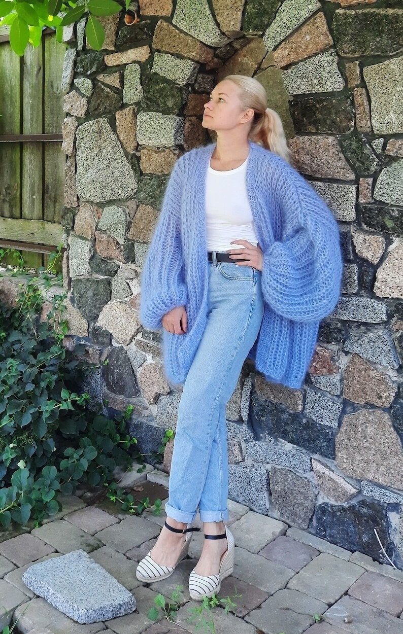 Chunky Oversized Mohair Cardigan Pullover Handstricken Mantel Sky Blue Strickjacke Flauschige Fuzzy-Strickjacke von HannaKlopovaStudio