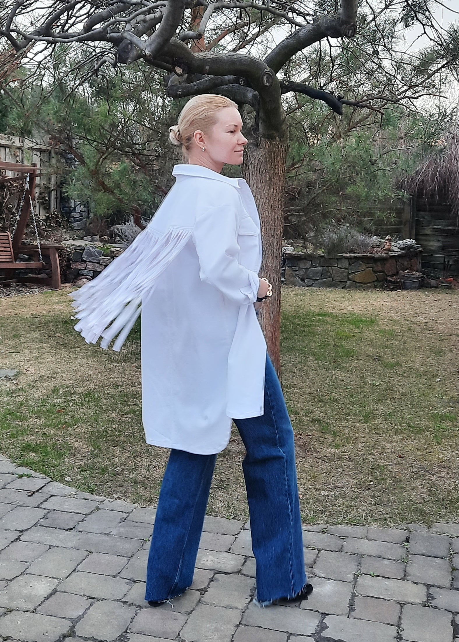 Jeans Weißes Fransenhemd, Boho Jeanskleid Mit Langen Fransen, Western Weiße Jeansjacke, Overshirt Fring, Fransenkleid von HannaKlopovaStudio