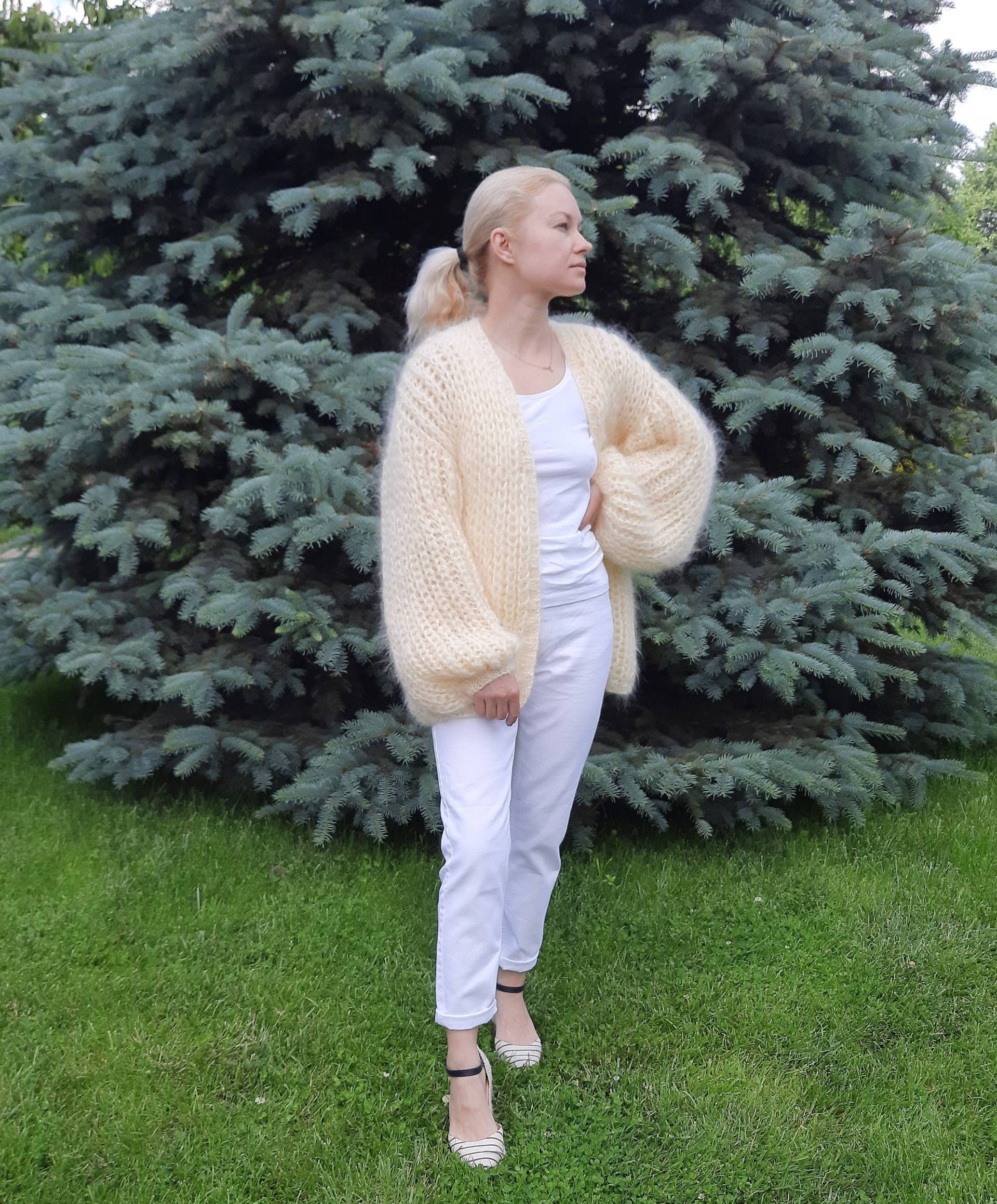 Weicher Gemütlicher Mohair Oversized Cardigan, Hochzeits-Cardigan, Weiße Mohair-strickjacke, Gestrickte Woll-Cardigan, Flauschige Grobstrick-Cardigan von HannaKlopovaStudio