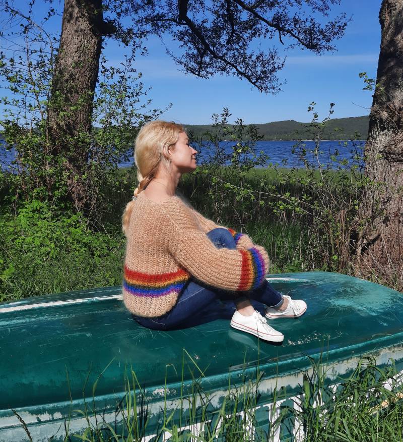 Regenbogen Mohair Übergroßer Pullover, Gestreifter Pullover Stolz Lgbt, Weicher Leichter Mohairpullover, Handgestrickter Grobstrick von HannaKlopovaStudio