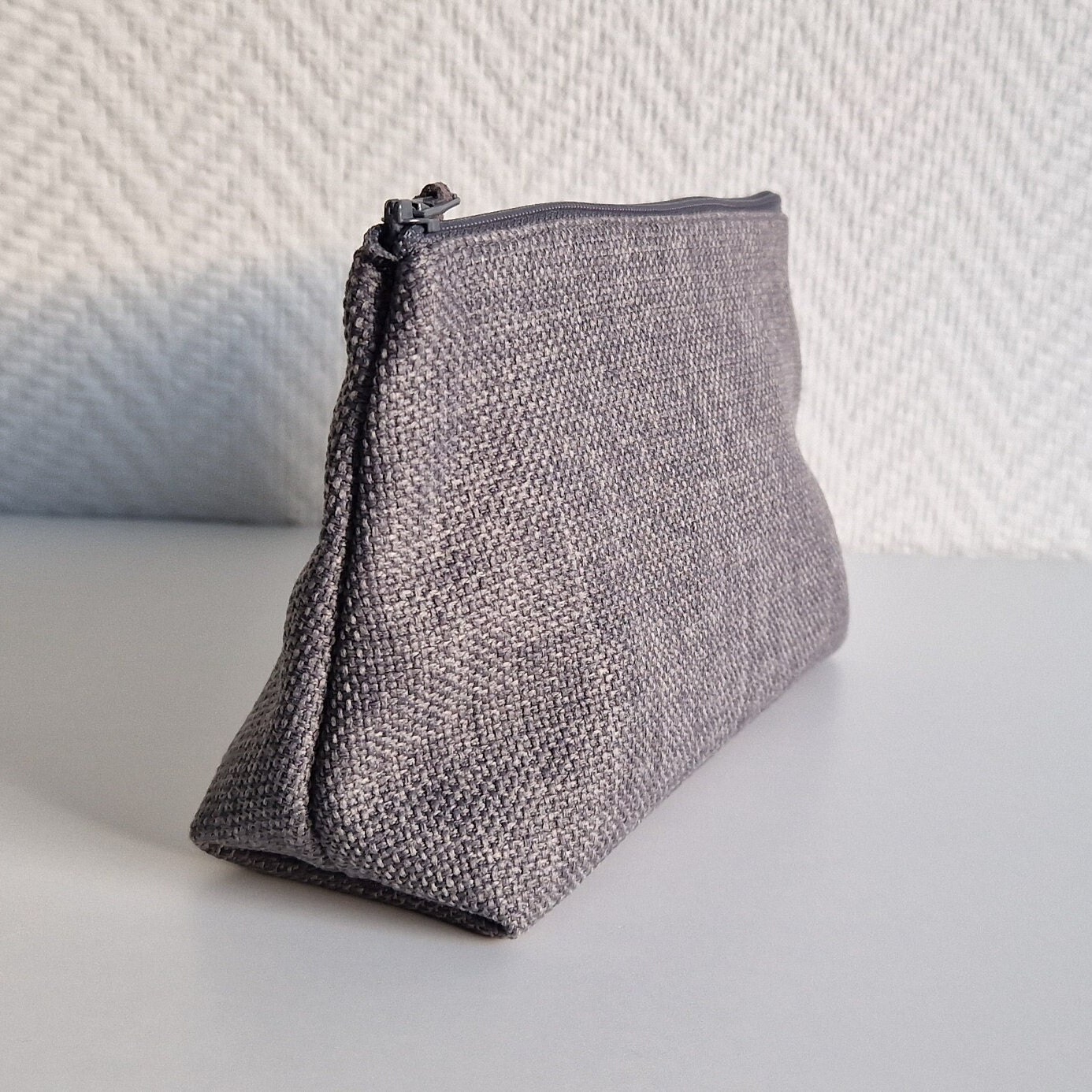 18 X 11 6 cm Graue Schminktasche-Kosmetiktasche-Kulturtasche, Deko-Kosmetiktasche 18 X 11 6 cm Graue Schminktasche-Kosmetiktasche-Kulturtasche, Deko-Kosmetiktasche von HannahAlohanDesign