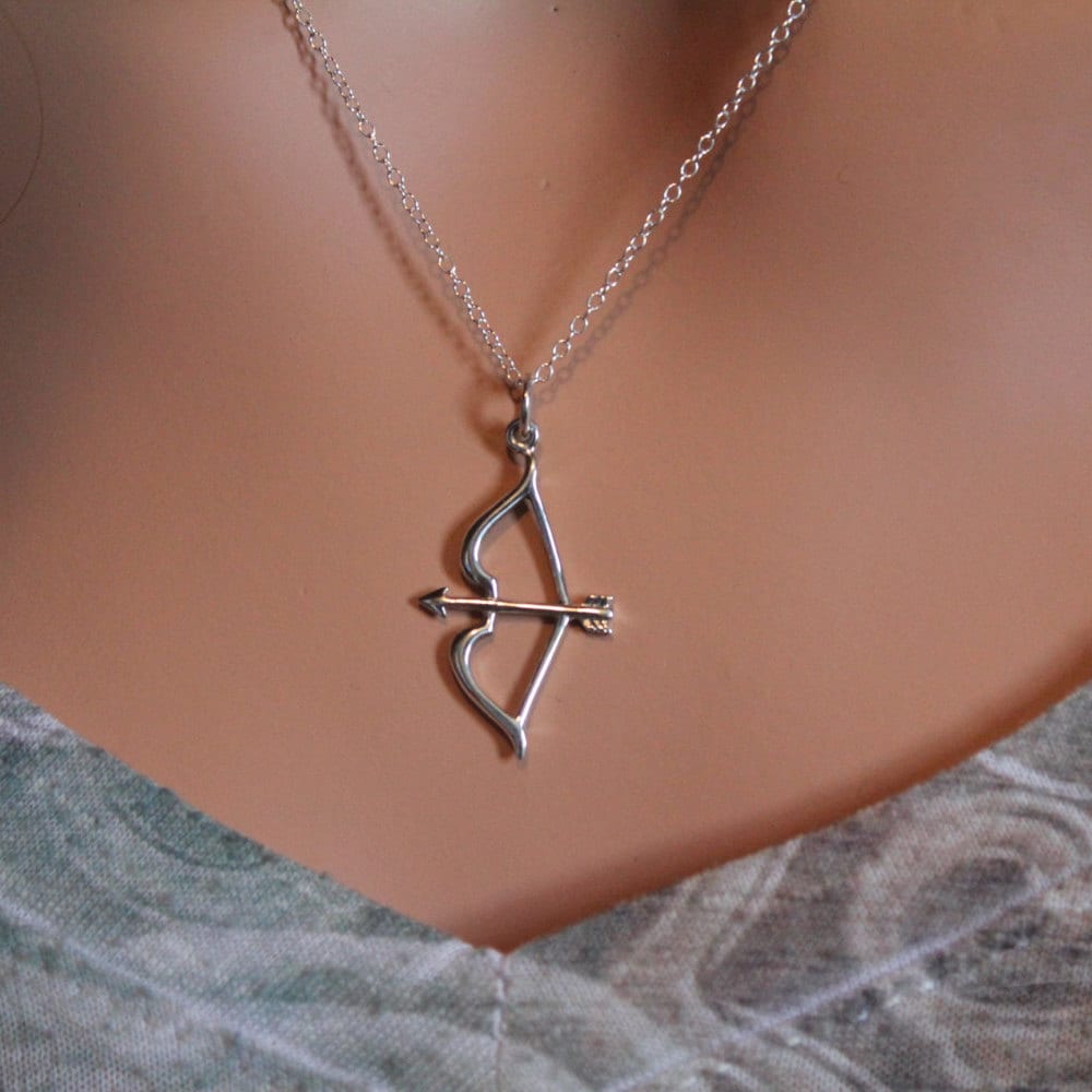 sterling Silber Pfeil Und Bogen Anhänger Halskette von HannahCatherines