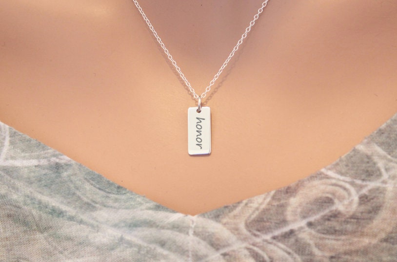 Personalisierte Halskette Aus Sterling Silber Mit Gravur von HannahCatherines