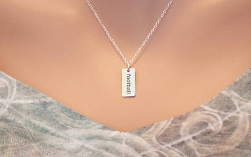 Fußball Wort Halskette Aus 925Er Silber Personalisierbar Anhänger von HannahCatherines