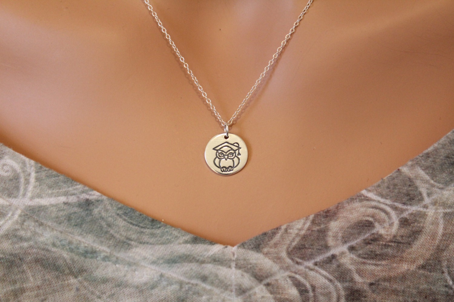 sterling Silber Eule Graduierung Charme Halskette von HannahCatherines