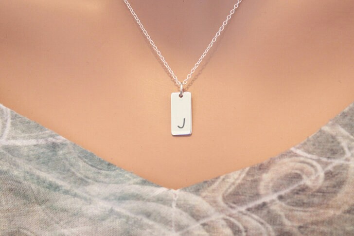 sterling Silber Anfang J Bar Halskette Personalisierter Buchstabe Schmuck von HannahCatherines