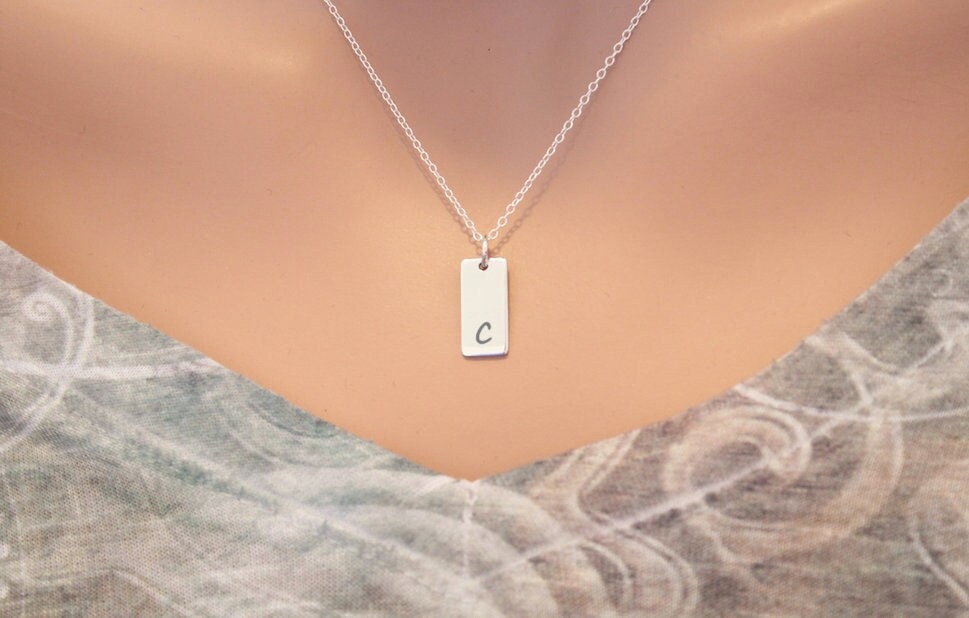 sterling Silber Initial C Bar Halskette Personalisierter Gravierter Anhänger von HannahCatherines