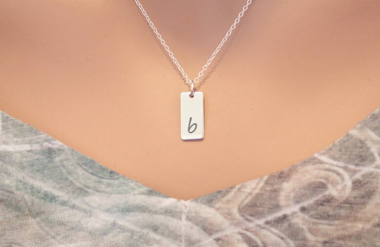 sterling Silber Initial B Halskette Charm Mit Gravur von HannahCatherines