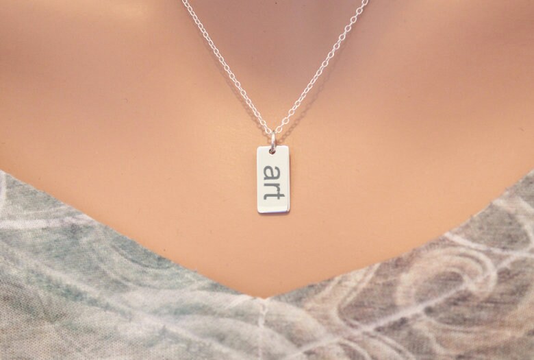 sterling Silber Kunst Halskette Gravierte Künstler Charm von HannahCatherines